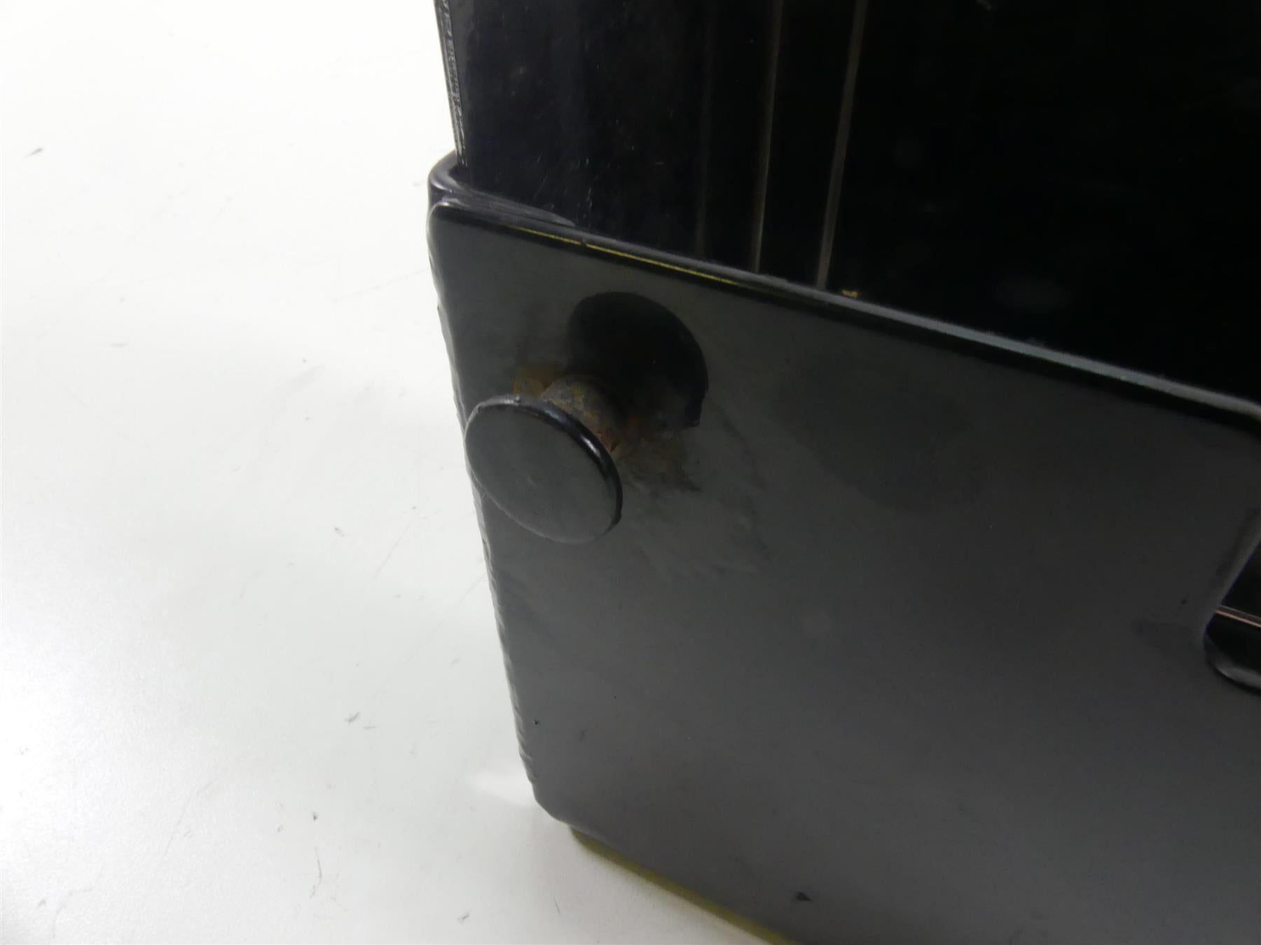 2003 Harley Dyna 100TH FXDL Low Rider Battery Box Stay & Chrome Cover 47132-97B {{ shop.shopifyCountryName }} - Mototech271
