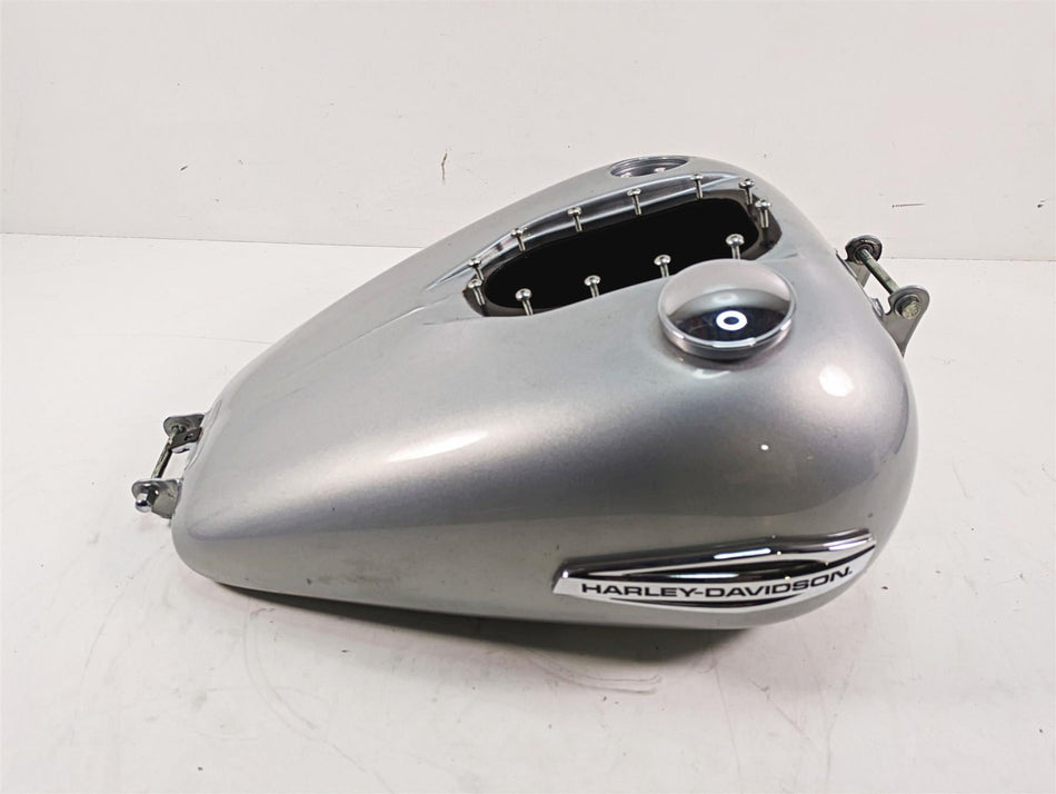 2012 Harley FLD Dyna Switchback Fuel Gas Petrol Tank Reservoir -No Dent 61593-10 {{ shop.shopifyCountryName }} - Mototech271