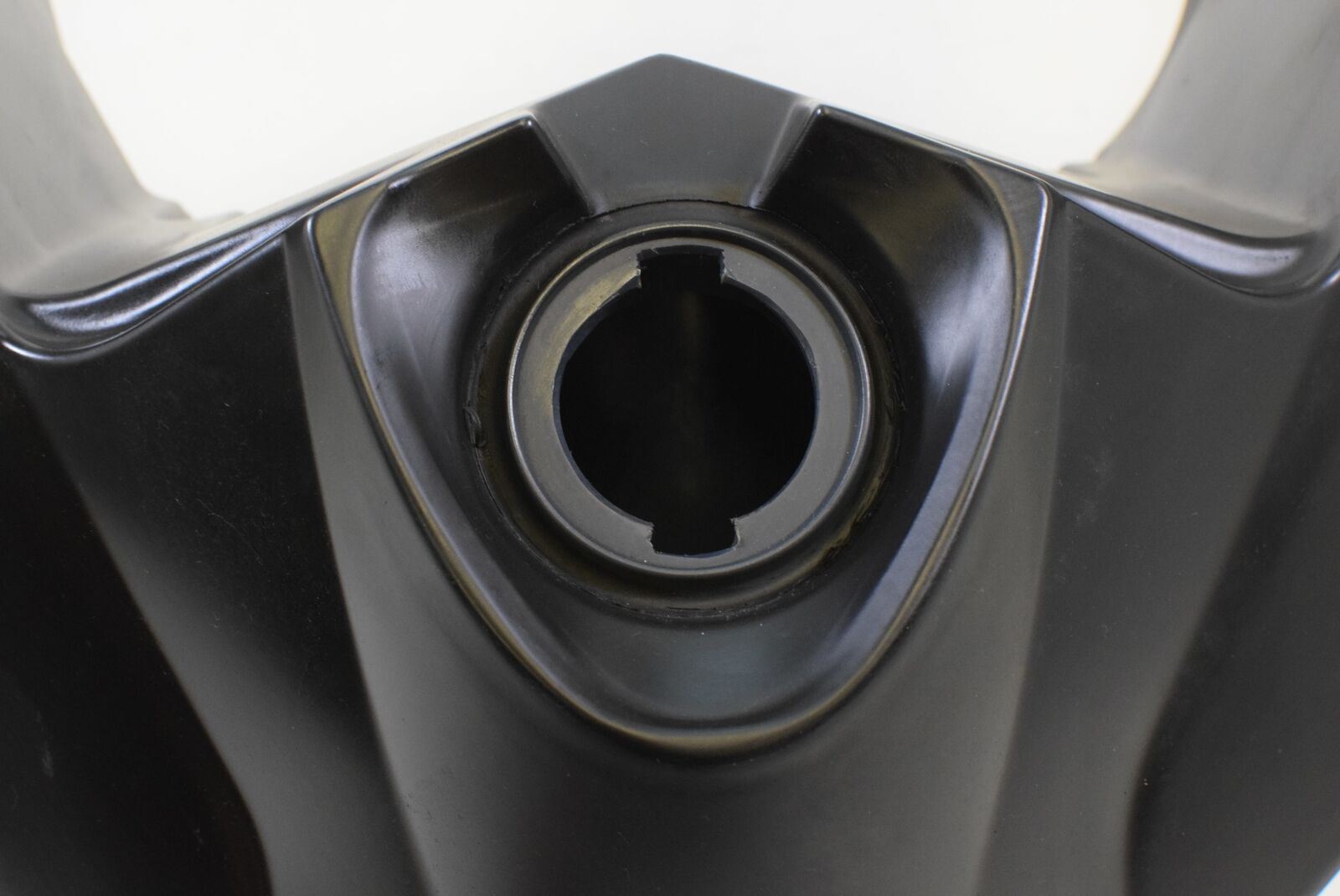2008 KTM 690 Supermoto R LC4 Fuel Gas Petrol Tank Reservoir 7500701304433A {{ shop.shopifyCountryName }} - Mototech271
