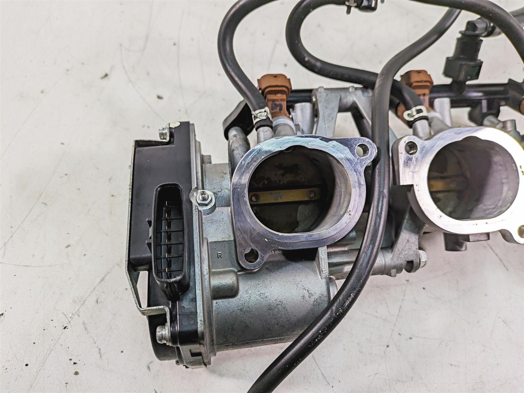 2013 MV Agusta F3 675 ERA Mikuni Throttle Body Bodies Fuel Injection 8000B5347 {{ shop.shopifyCountryName }} - Mototech271