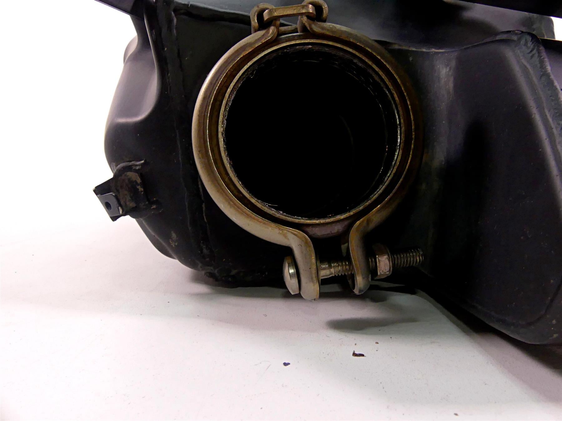 2022 Triumph Speed Triple 1200 RS Center Exhaust Chamber & Servo Motor T2209601 {{ shop.shopifyCountryName }} - Mototech271