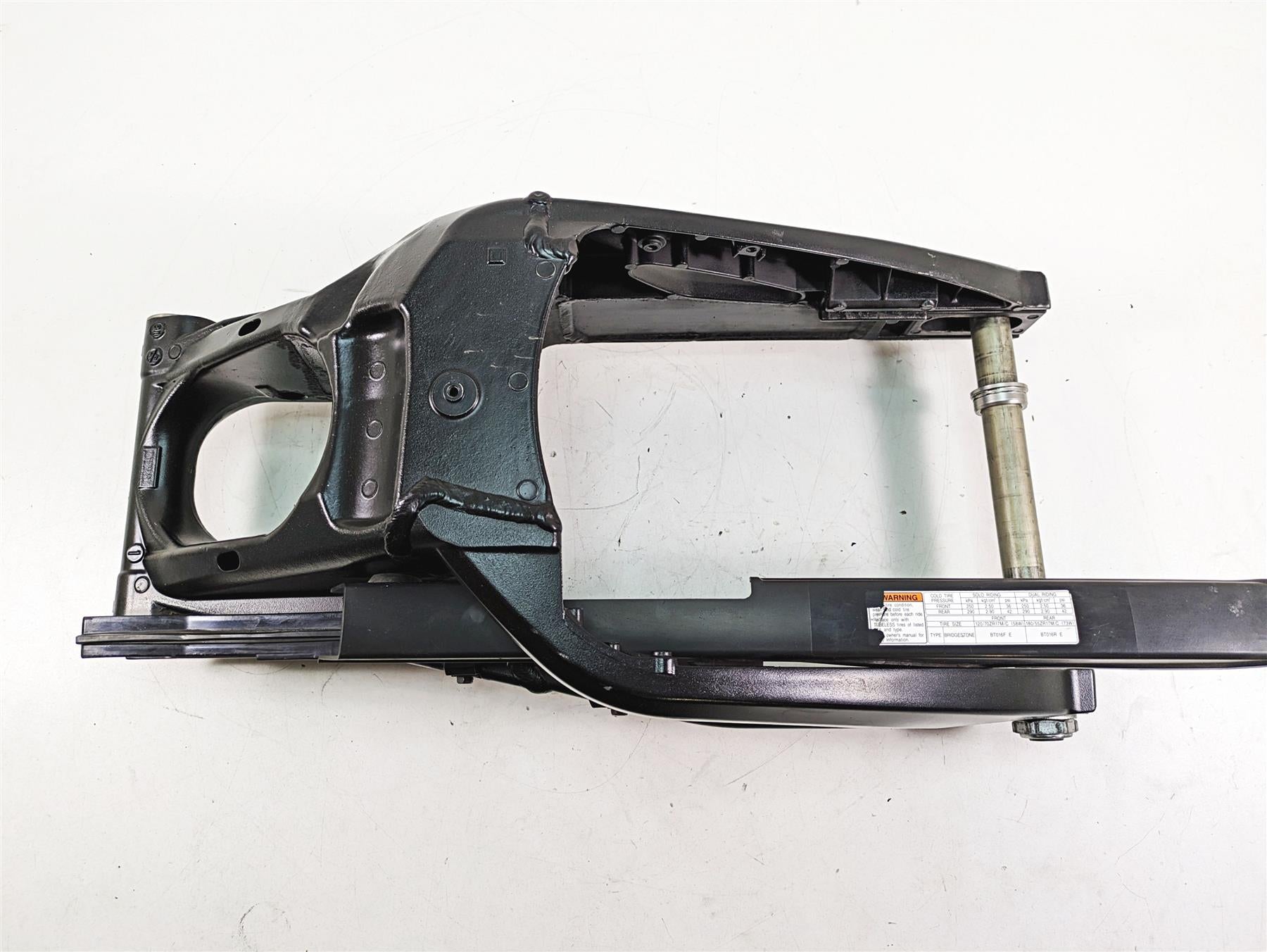 2009 Suzuki GSXR750 K9 Straight Rear Swingarm Swing Arm & Axle 61000-01H10-YAP {{ shop.shopifyCountryName }} - Mototech271