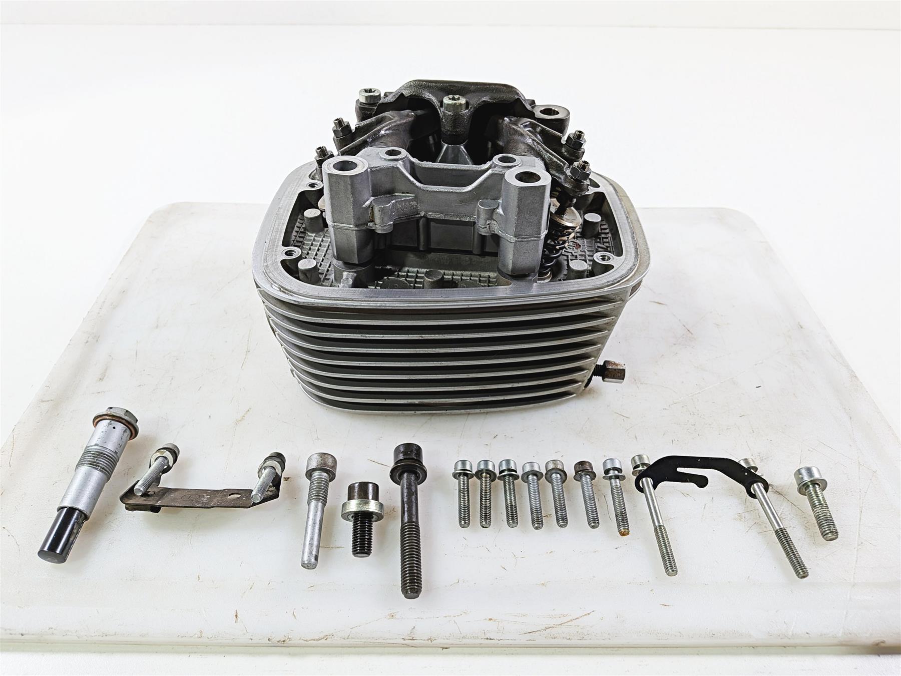 2004 BMW R1150GS R21 Left Cylinderhead Cylinder Head - Good Compression 7670533 {{ shop.shopifyCountryName }} - Mototech271