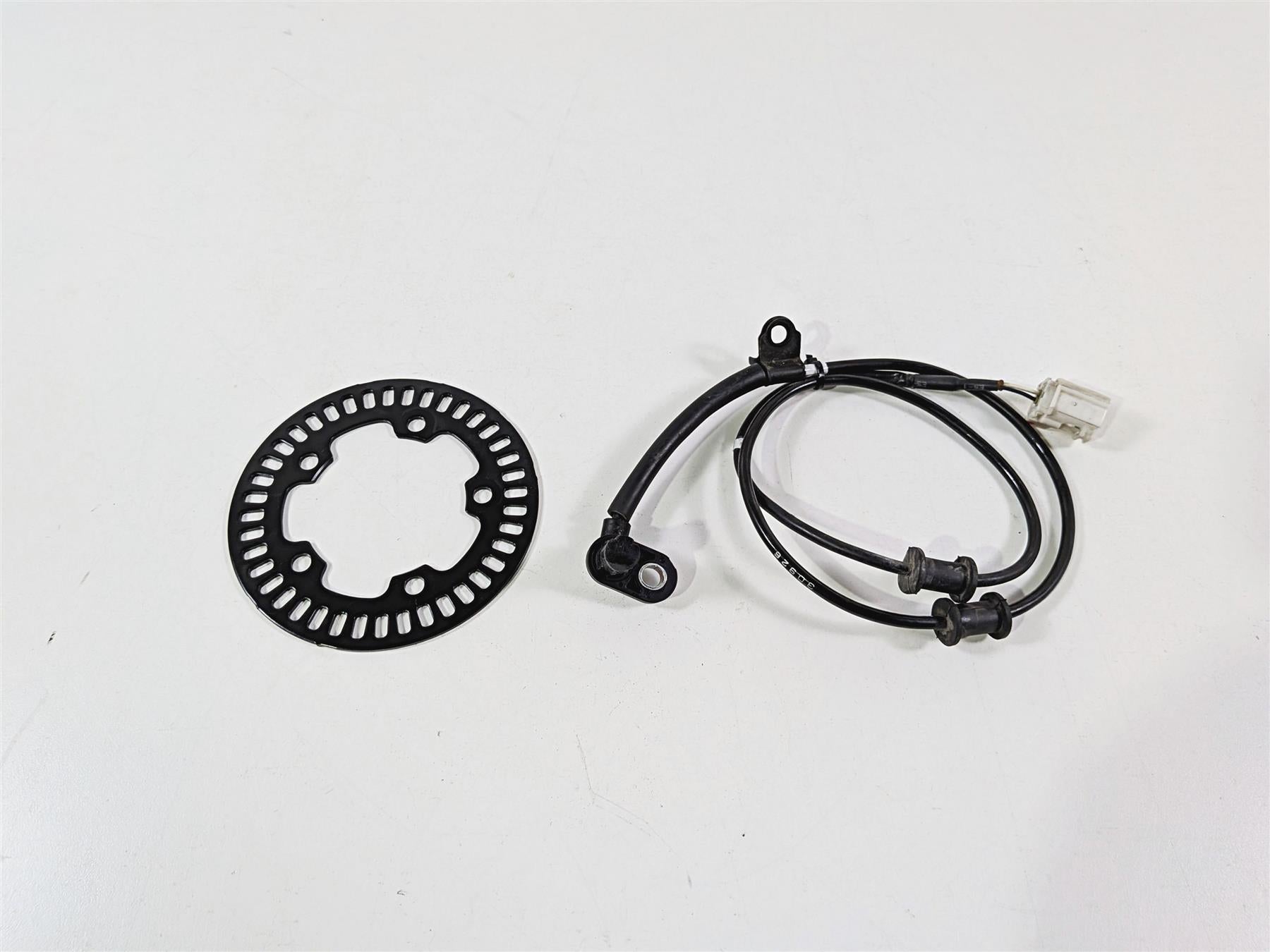 2024 Yamaha YZF R1 RN65 Front Abs Brake Wheel Speed Sensor 2CR-85970-01-00 {{ shop.shopifyCountryName }} - Mototech271