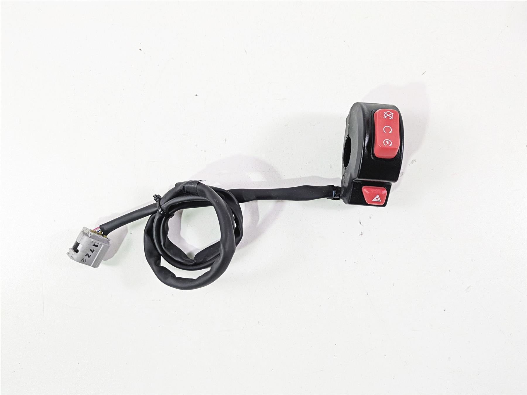 2024 Triumph Street Triple 765 R Right Hand Start Stop Control Switch T2043559 {{ shop.shopifyCountryName }} - Mototech271