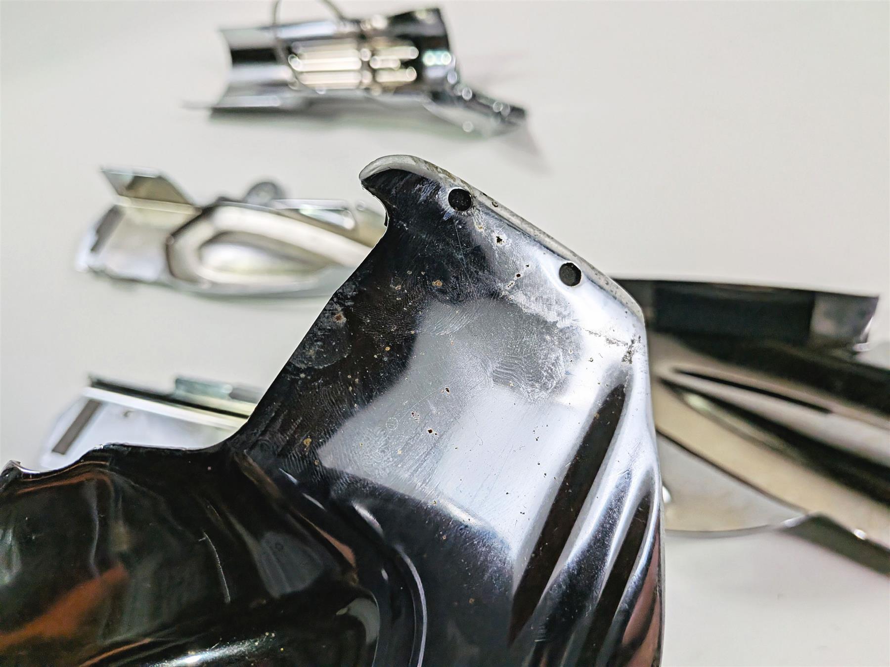2003 Honda V-Twin VTX1800 C Kuryakyn Swingarm Differential Cover Set 8285 8688 {{ shop.shopifyCountryName }} - Mototech271