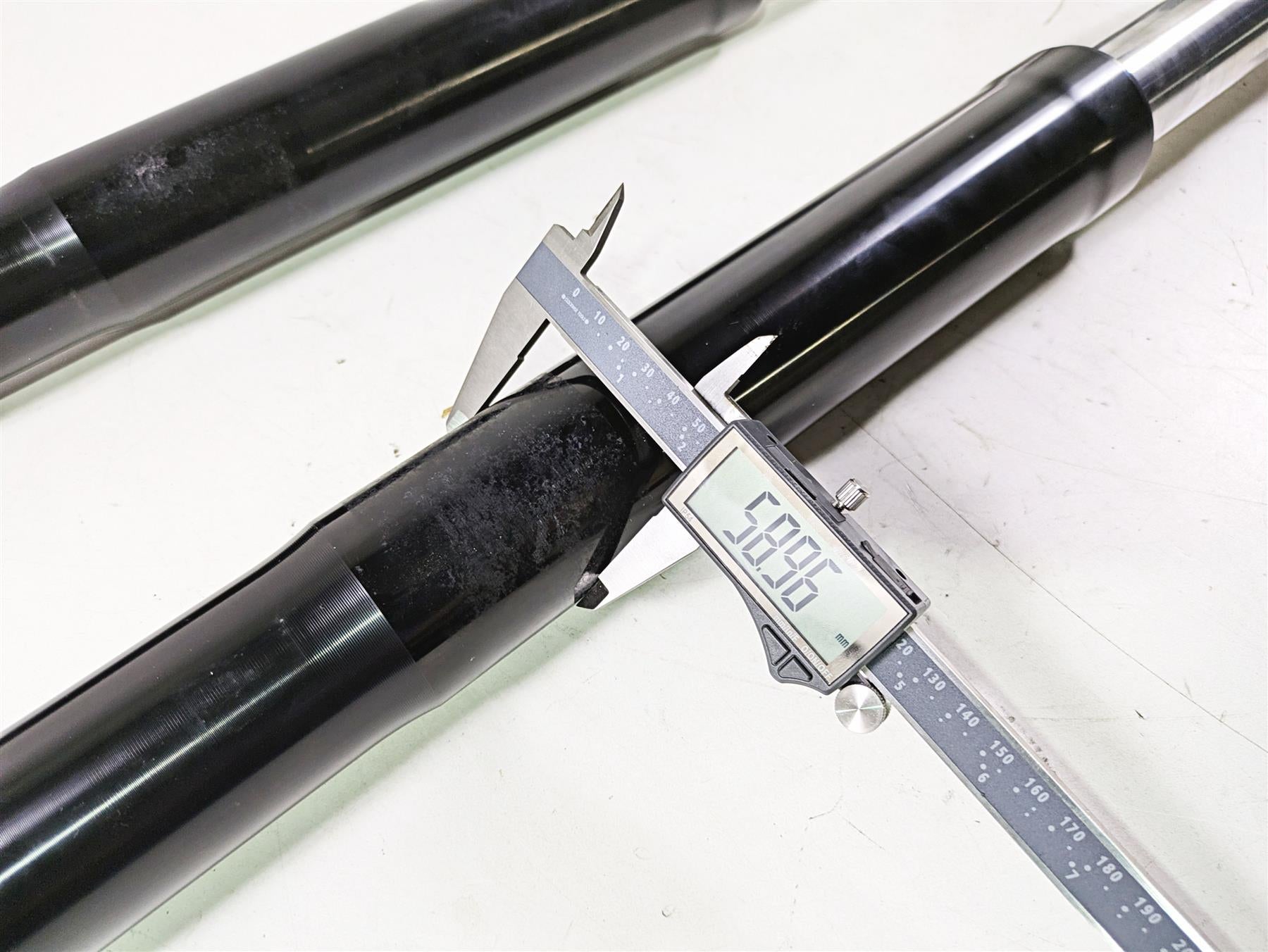 2018 Harley Softail FXFBS Fat Bob Straight Showa Front Fork Leg Set 45400178 {{ shop.shopifyCountryName }} - Mototech271