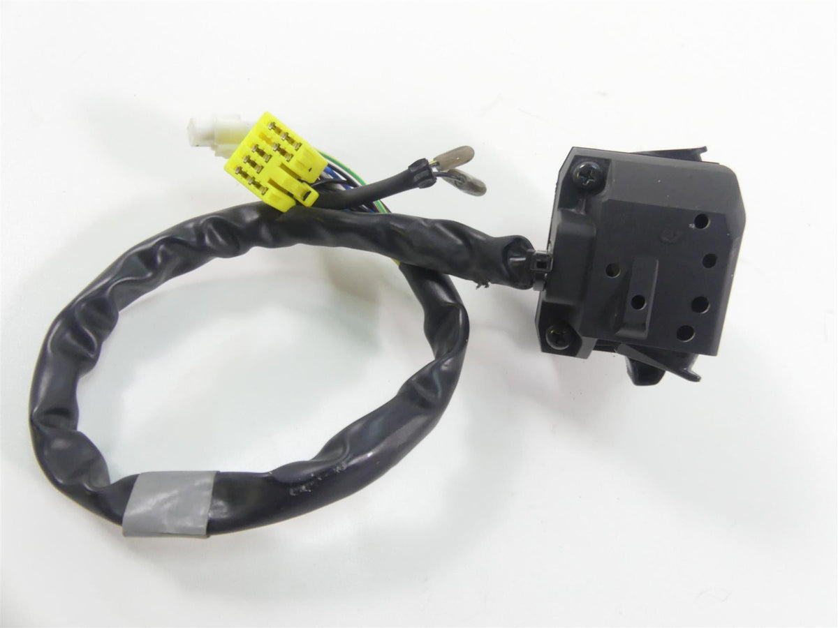 2022 Suzuki GSXR750 Left Hand Turn Signal Light Mode Control Switch 37400-14J00 {{ shop.shopifyCountryName }} - Mototech271