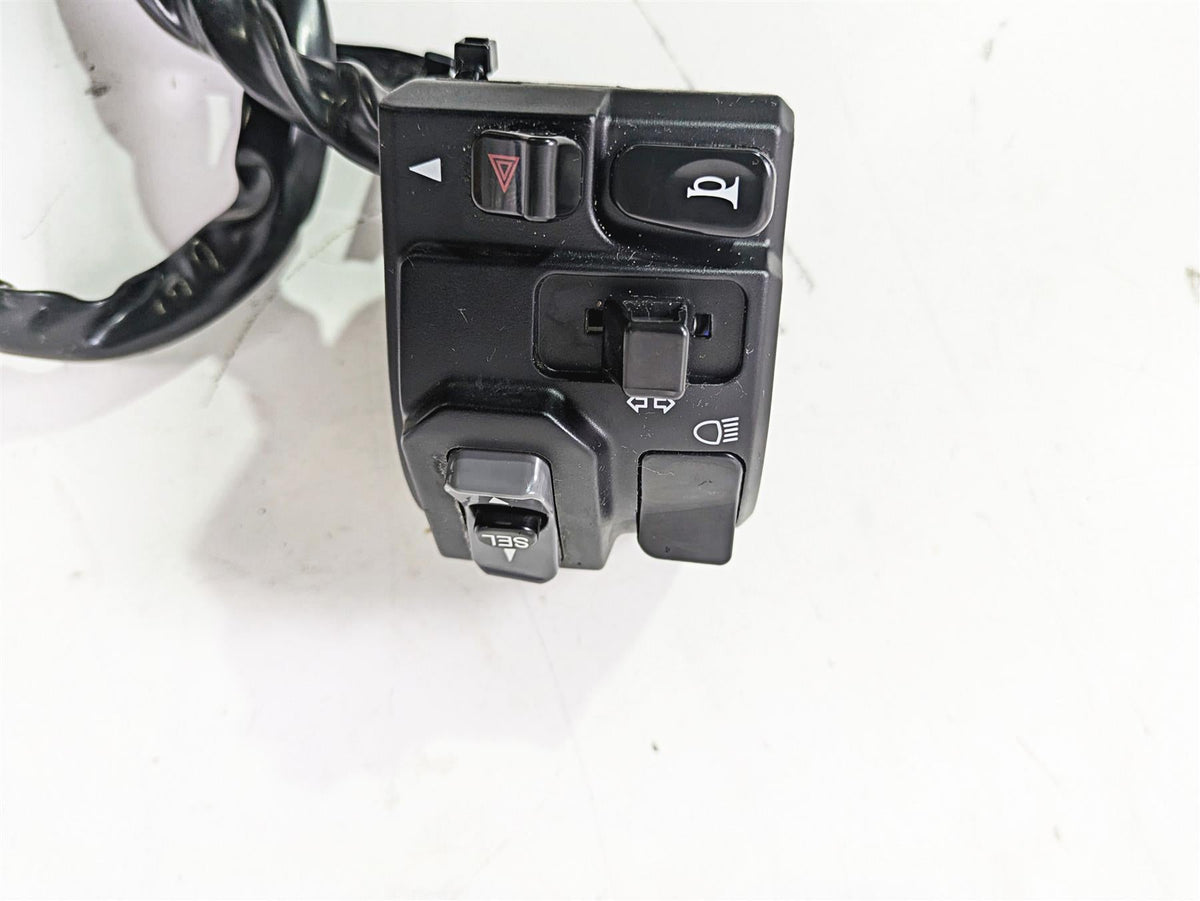 2024 Kawasaki ZX6R ZX636 Ninja Left Hand Turn Signal Control Switch 46091-0624 {{ shop.shopifyCountryName }} - Mototech271
