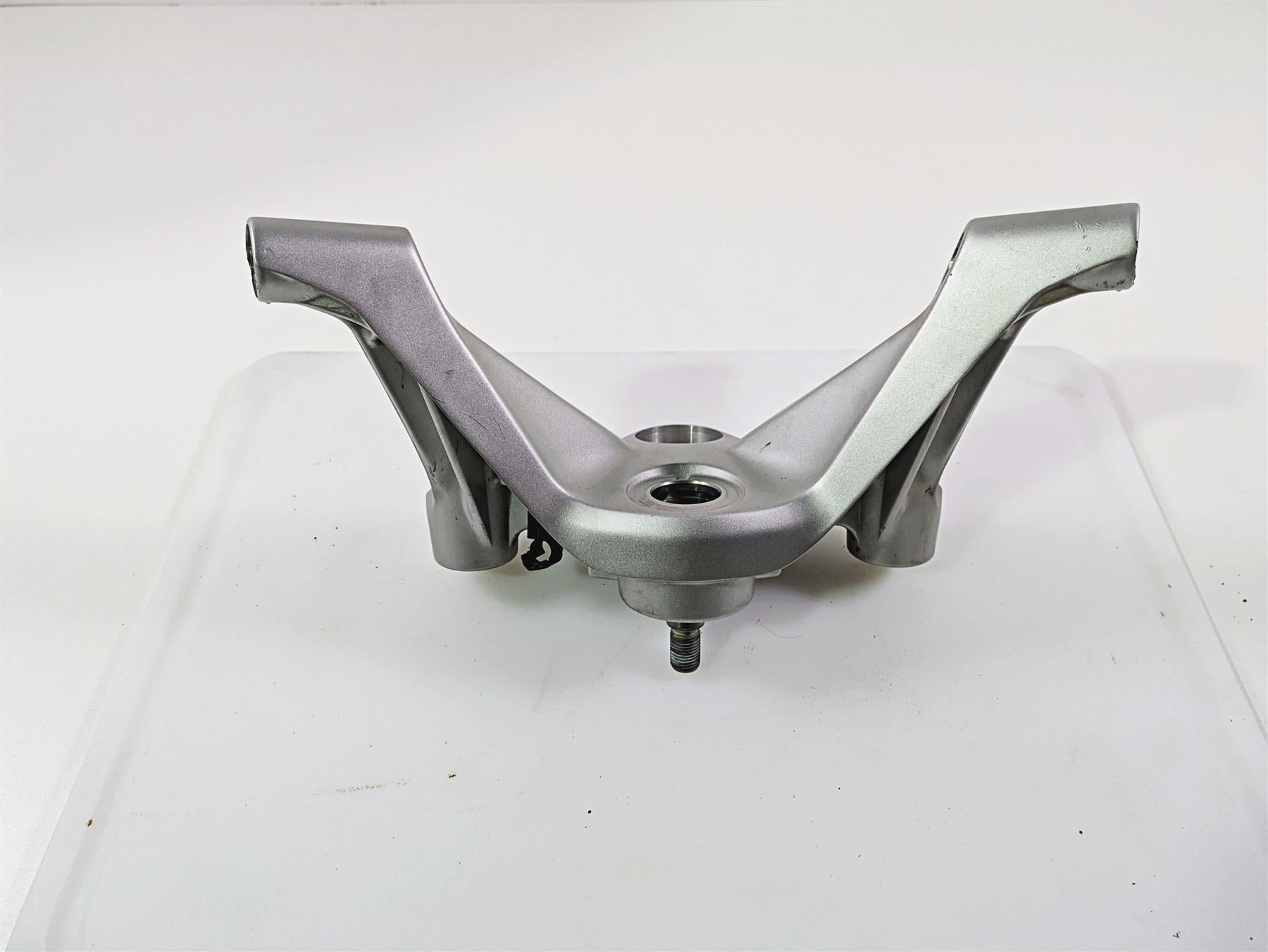 2019 BMW R1250RT K52 Handlebar Mount Upper Triple Tree 32718520053