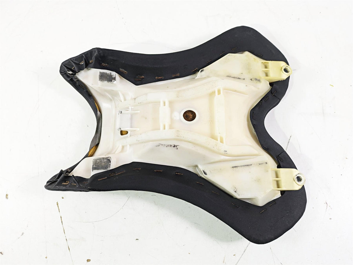 2005 Yamaha YZFR1 YZF R1 Front Rider Seat Saddle -No Tears 5VY-24710-00-00 {{ shop.shopifyCountryName }} - Mototech271