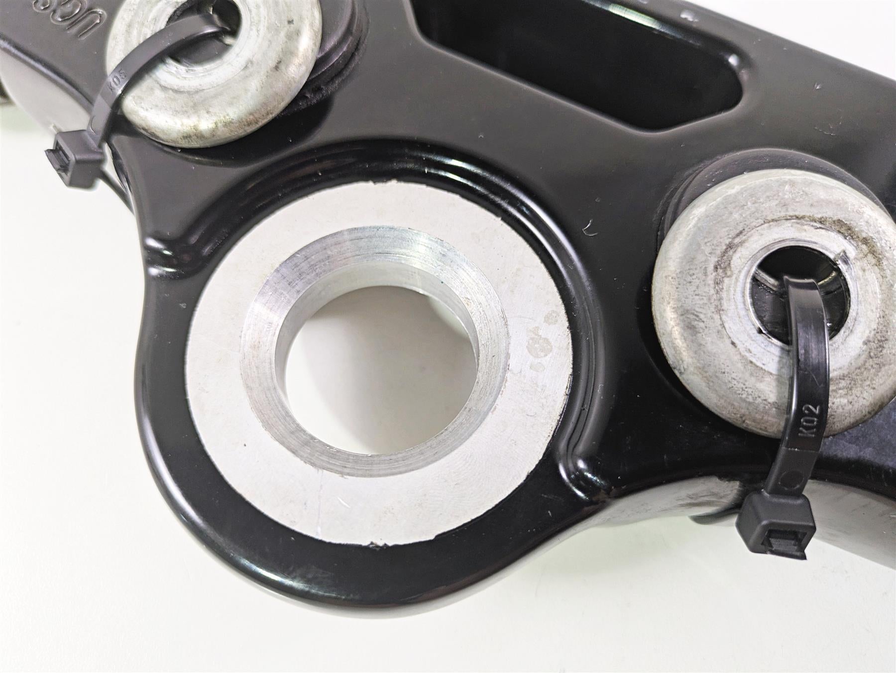 2014 Harley FXDF Dyna Fat Bob Upper Triple Tree Steering Clamp Black 48640-09 {{ shop.shopifyCountryName }} - Mototech271