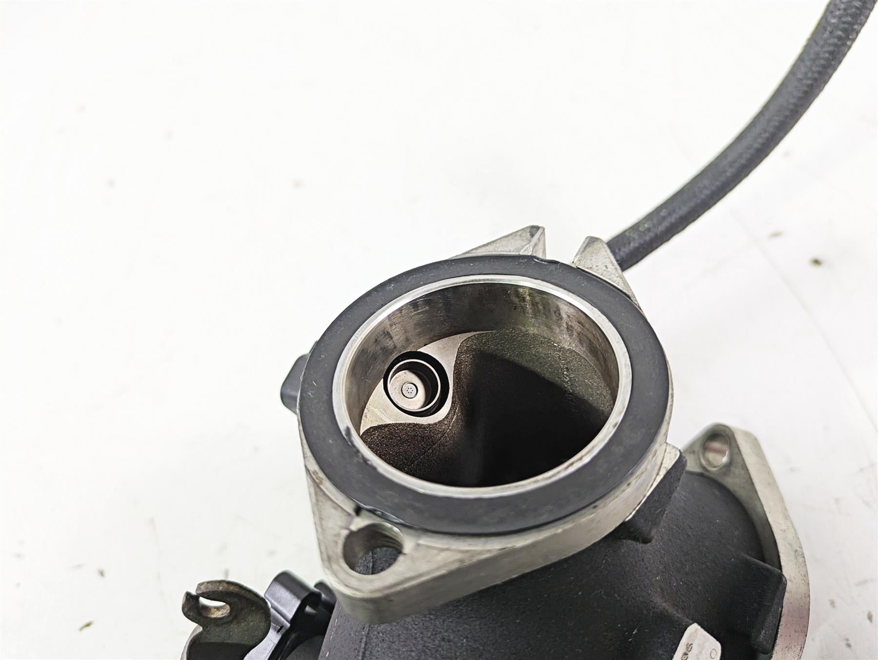 2007 Harley Touring FLHTCU SE CVO E-Glide Throttle Body Fuel Injectors 27641-06 {{ shop.shopifyCountryName }} - Mototech271