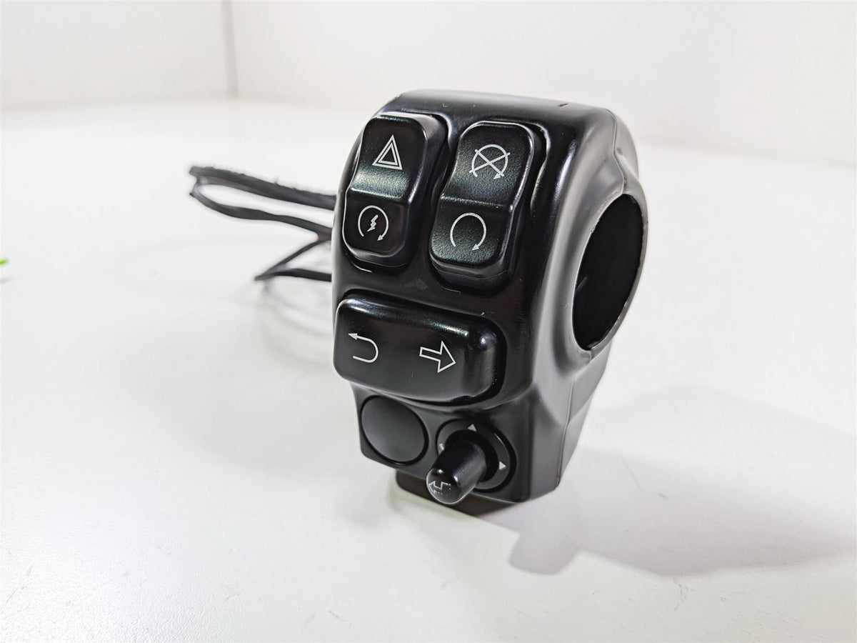 2017 Harley Touring FLHXS Street Glide Right Hand Control Switch 71500129C {{ shop.shopifyCountryName }} - Mototech271