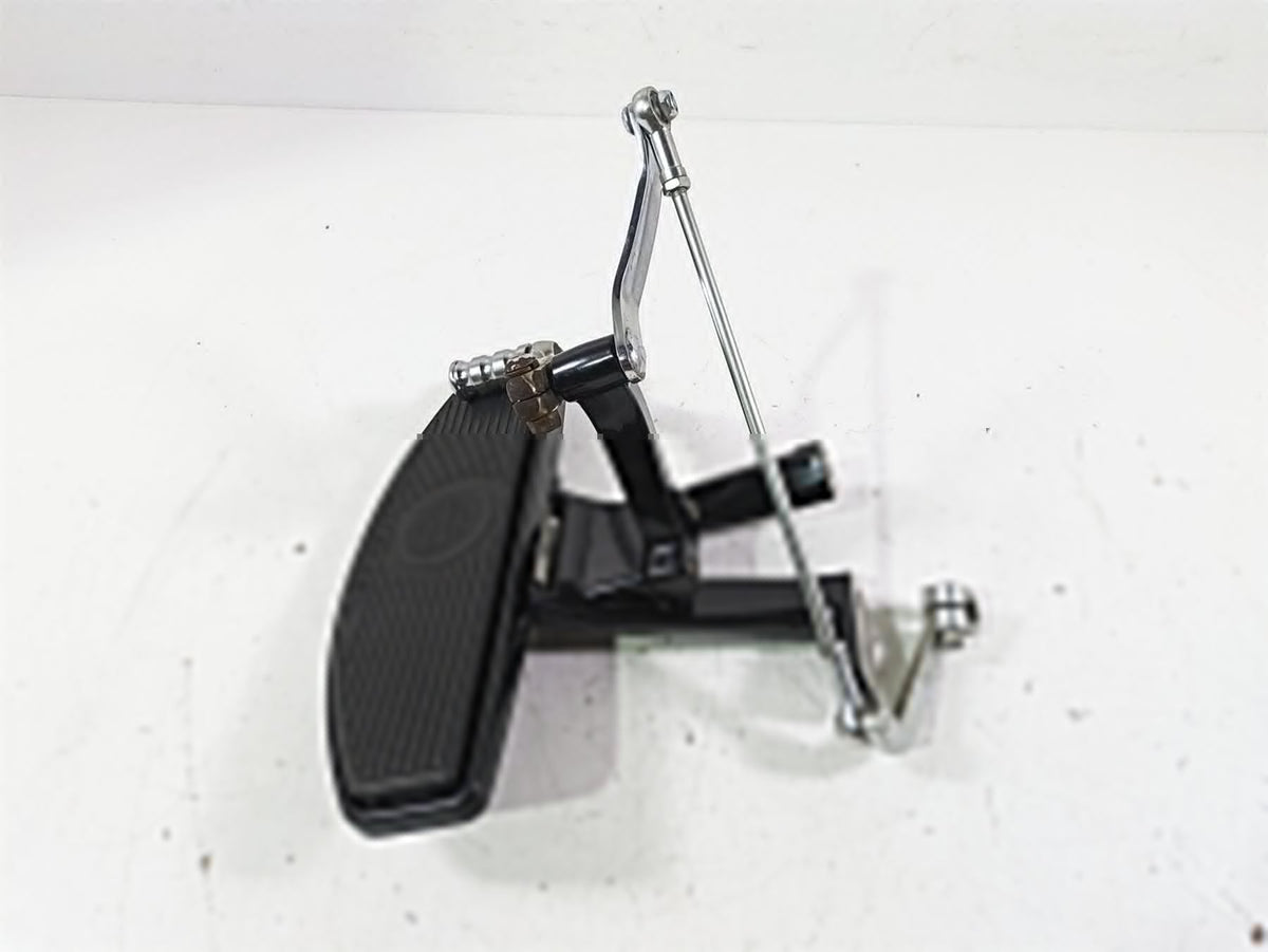 2021 Harley Softail FLSL Slim Left Floorboard & Shifter Pedal 50500738 33895-82E {{ shop.shopifyCountryName }} - Mototech271