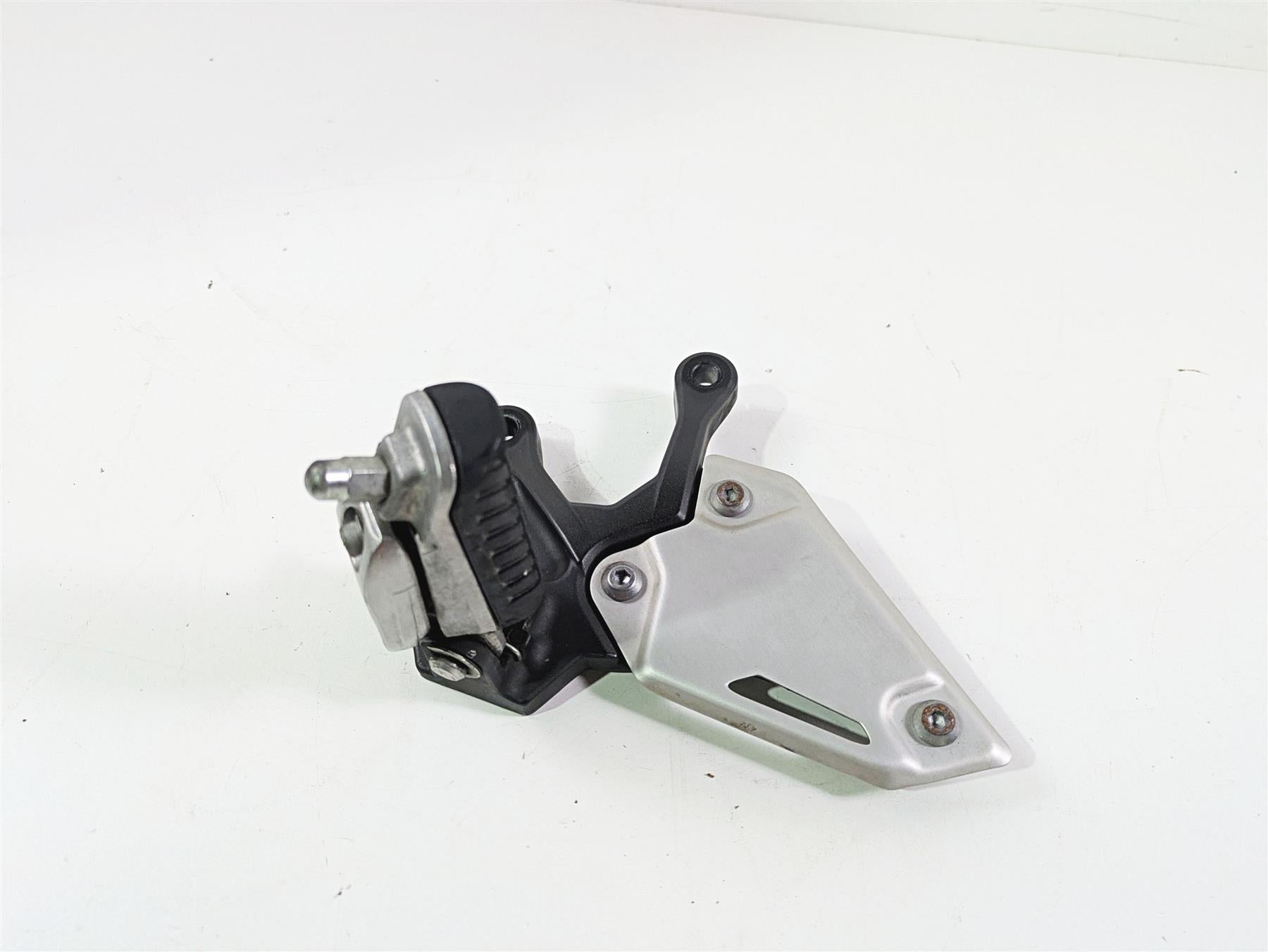 2020 Kawasaki Z900 ZR900 Left Front Foot Peg & Mount 35063-1399-18R {{ shop.shopifyCountryName }} - Mototech271