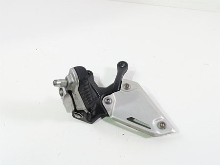 2020 Kawasaki Z900 ZR900 Left Front Foot Peg & Mount 35063-1399-18R {{ shop.shopifyCountryName }} - Mototech271