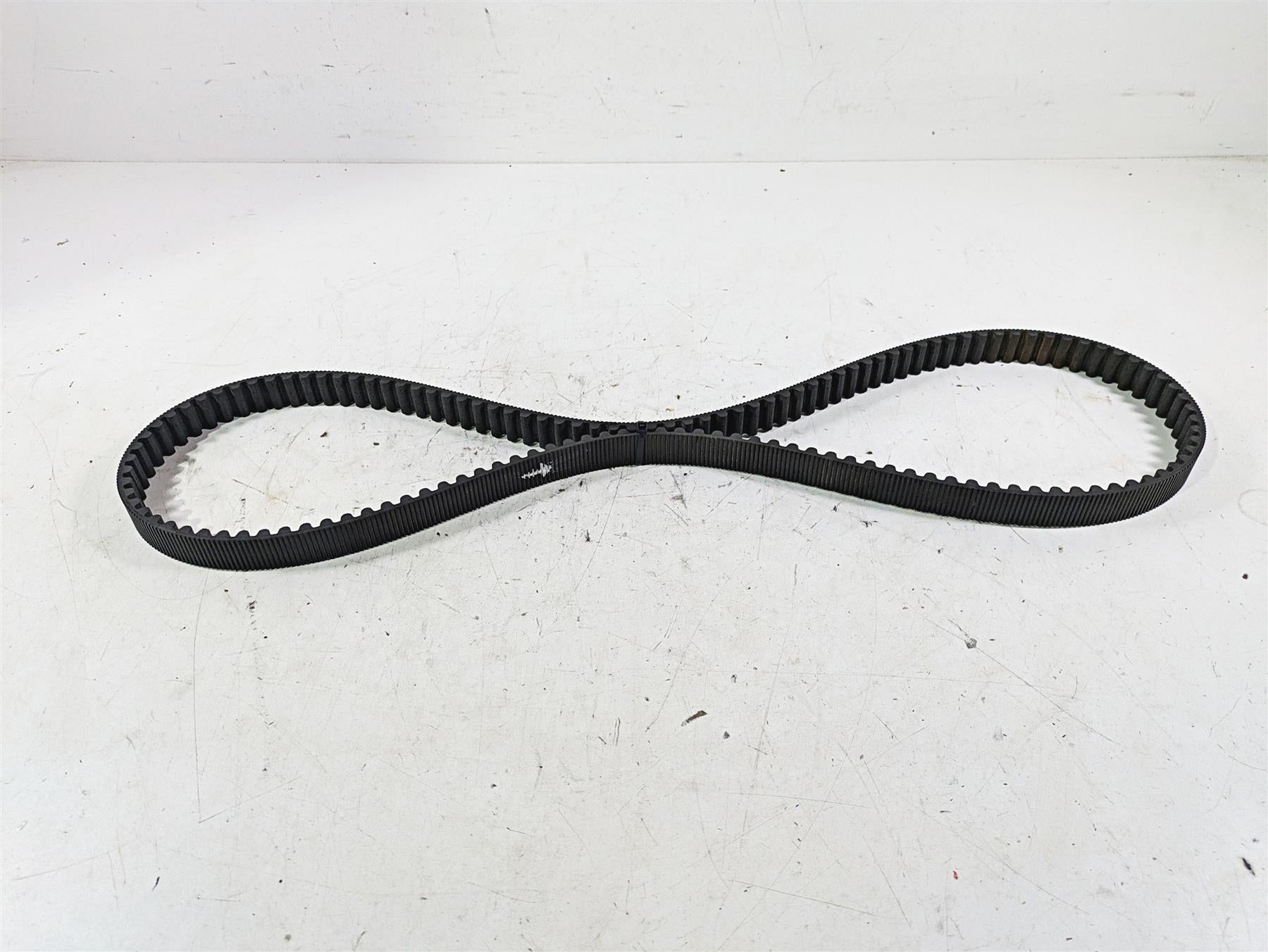 2002 Harley FLSTC Softail Heritage Classic Rear Drive Belt 135T 1 1/8" 40307-00B {{ shop.shopifyCountryName }} - Mototech271
