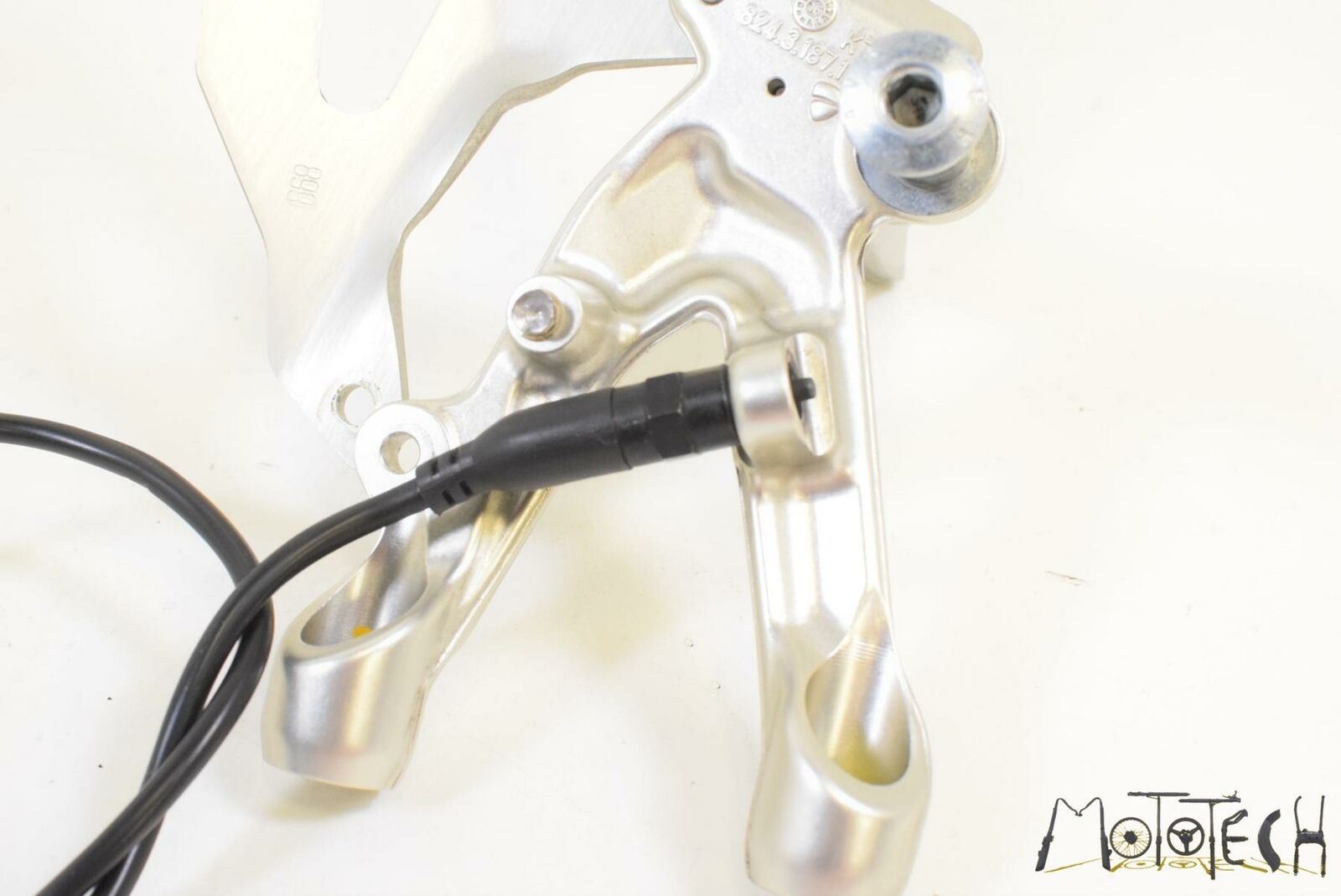 2017 Ducati Panigale 959 Right Rider Front Footpeg Foot Peg Rest 82431871A {{ shop.shopifyCountryName }} - Mototech271