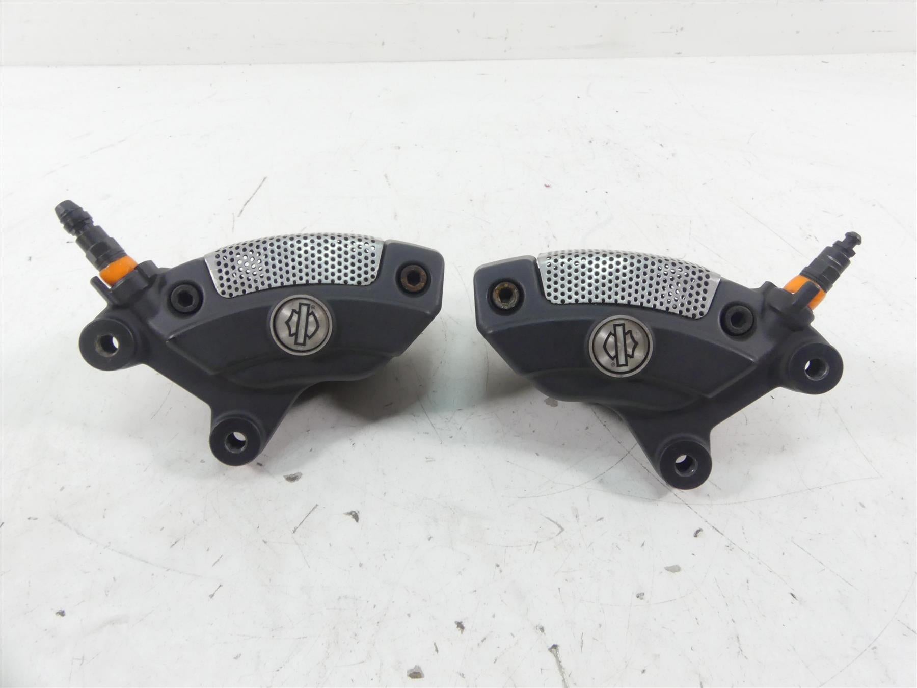 2013 Harley Touring FLHX Street Glide Front Brake Caliper Set 43027-08 44023-08 {{ shop.shopifyCountryName }} - Mototech271