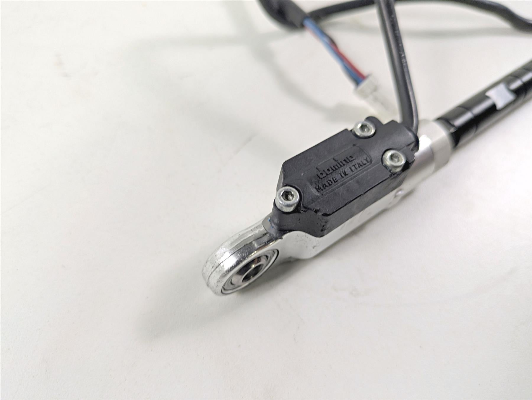 2017 Aprilia RSV 1100 Tuono V4 Factory Quickshifter Quick Shifter -Read 2B002890 {{ shop.shopifyCountryName }} - Mototech271