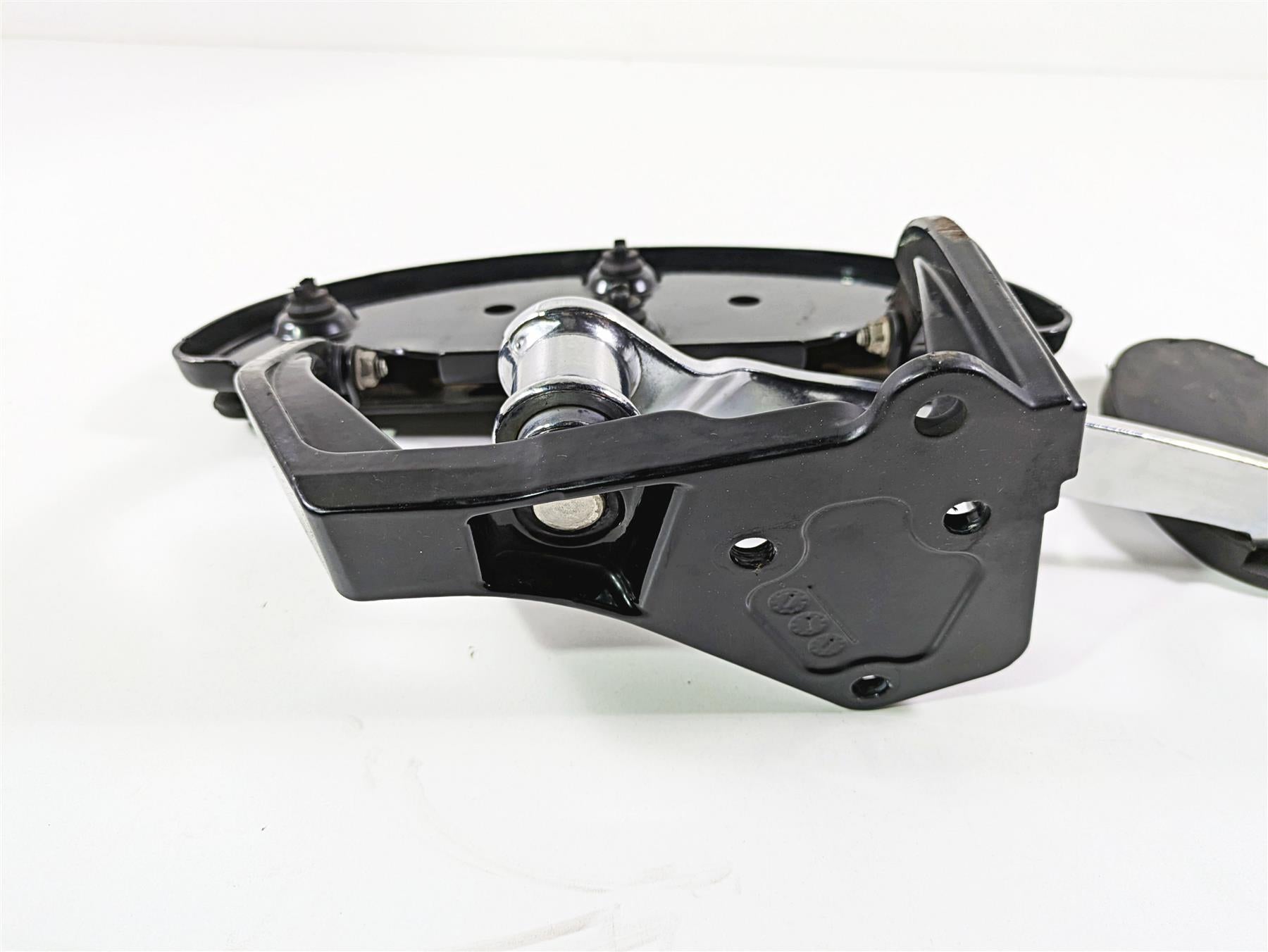 2009 Harley FLSTSB Cross Bones Right Floor Board & Brake Pedal - Read 50600026 {{ shop.shopifyCountryName }} - Mototech271