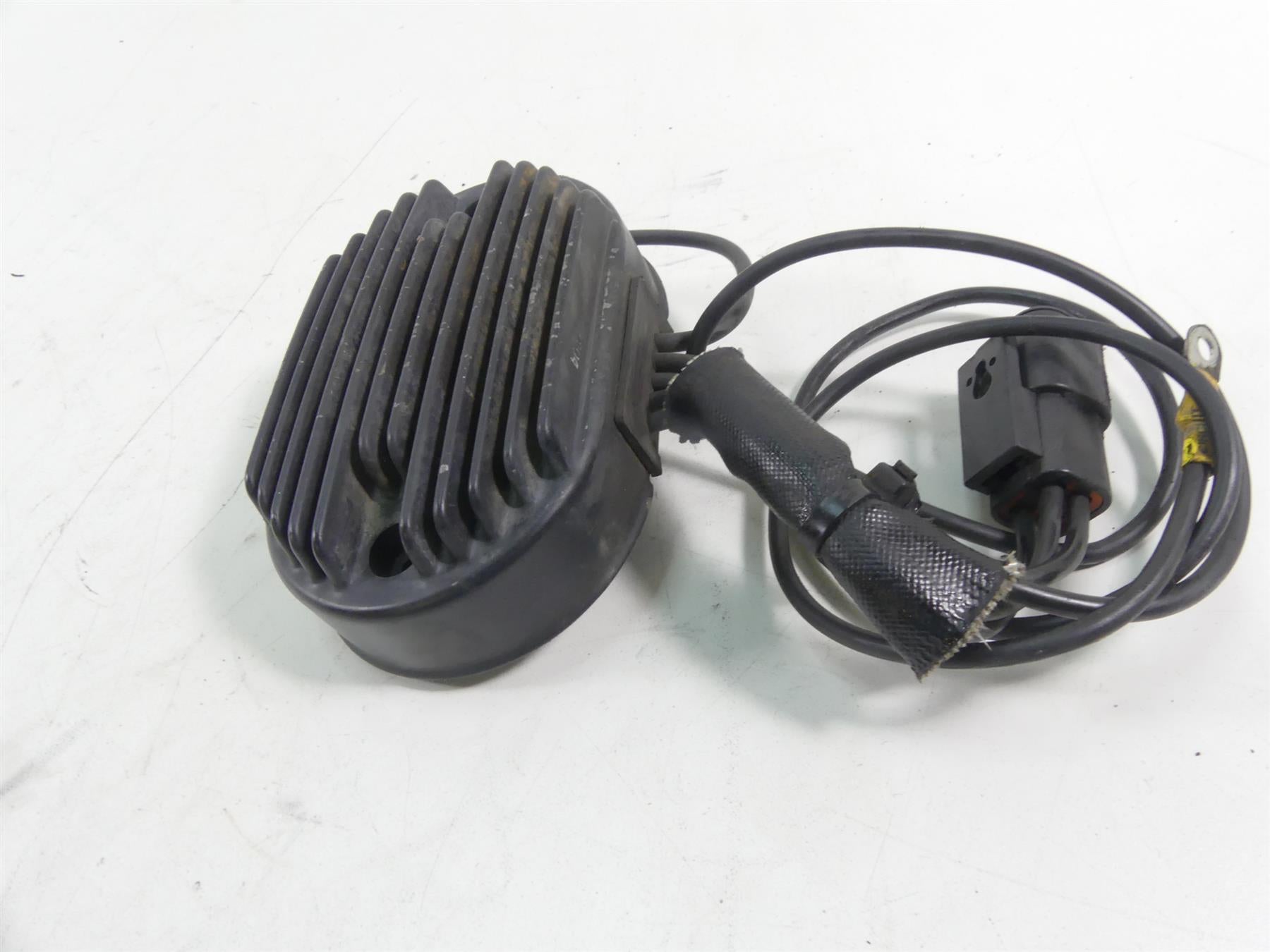 2004 Harley Softail FLSTFI Fat Boy Rectifier Voltage Regulator 74540-01 {{ shop.shopifyCountryName }} - Mototech271