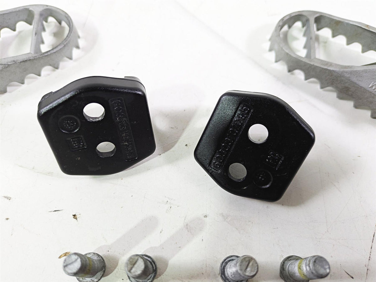 2022 KTM 1290 Super Adventure S Rider Footpeg Set & Clips & Bolts 61903040033 {{ shop.shopifyCountryName }} - Mototech271