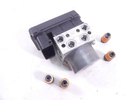 2016 Ducati Hypermotard 939SP Abs Brake Pump Module 54240332B {{ shop.shopifyCountryName }} - Mototech271