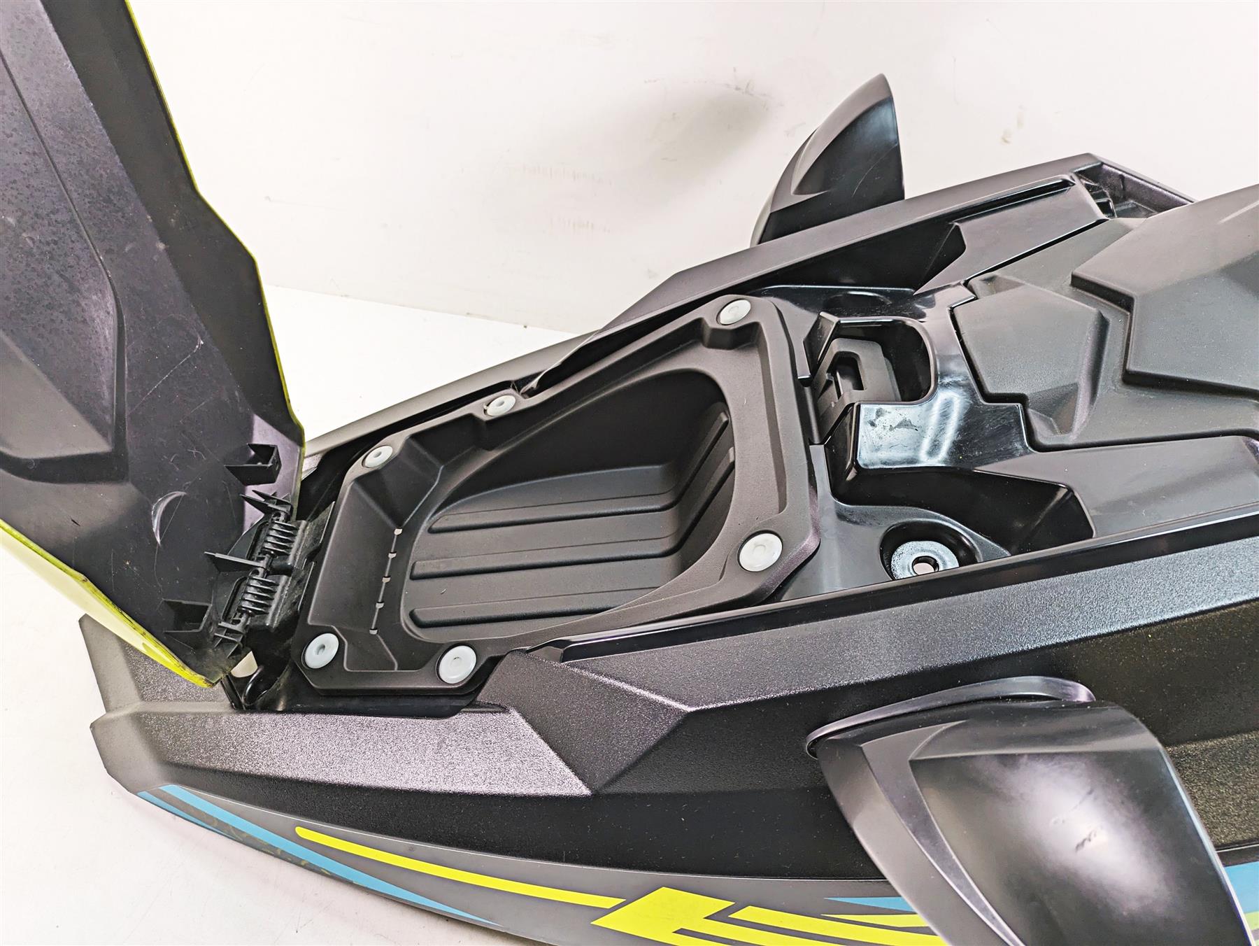 2022 Yamaha Waverunner EX Sp EX1050BX Front Hood Hatch + Mirrors F3Y-U516N-00-00 {{ shop.shopifyCountryName }} - Mototech271