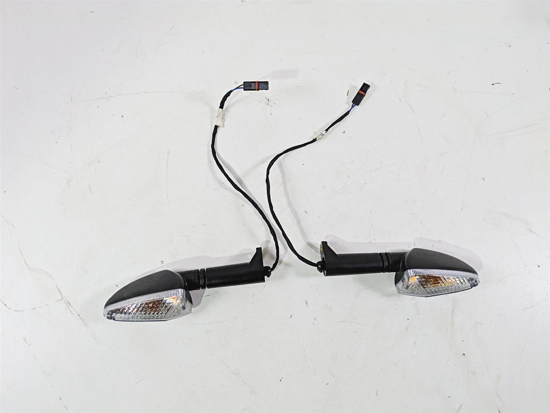 2015 BMW R1200 GS Adv K51 Front Blinker Turn Signal Set 63138534355 63138534354 {{ shop.shopifyCountryName }} - Mototech271