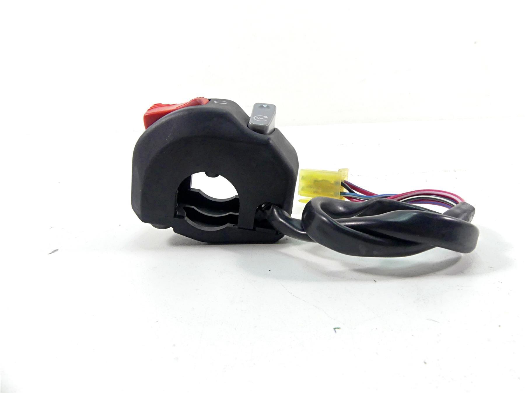 2012 Yamaha VMX17 VMAX 1700 Right Hand Start Kill Control Switch 2S3-83975-00-00 {{ shop.shopifyCountryName }} - Mototech271