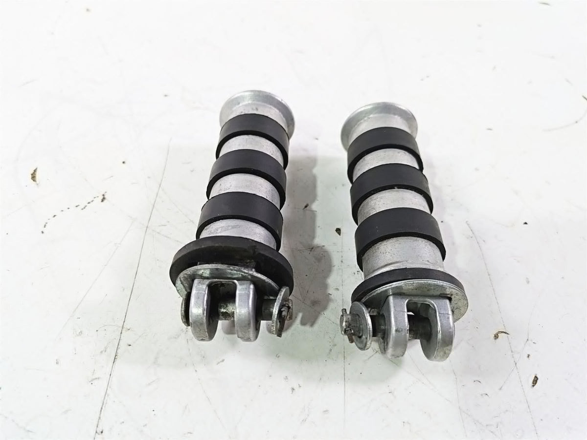 2001 Honda VT1100 Shadow Sabre Rear Passenger Foot Peg Rest Set 50715-MBA-020 {{ shop.shopifyCountryName }} - Mototech271