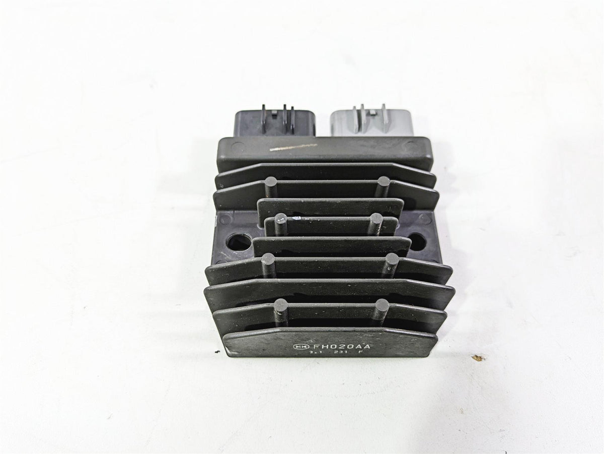2013 Ducati Hyperstrada 821 Rectifier Voltage Regulator 54040301B FH020AA {{ shop.shopifyCountryName }} - Mototech271