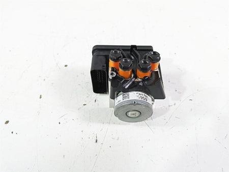 2023 Triumph Street Triple 765 RS Abs Brake Pump Module T2025961 T2025959 {{ shop.shopifyCountryName }} - Mototech271
