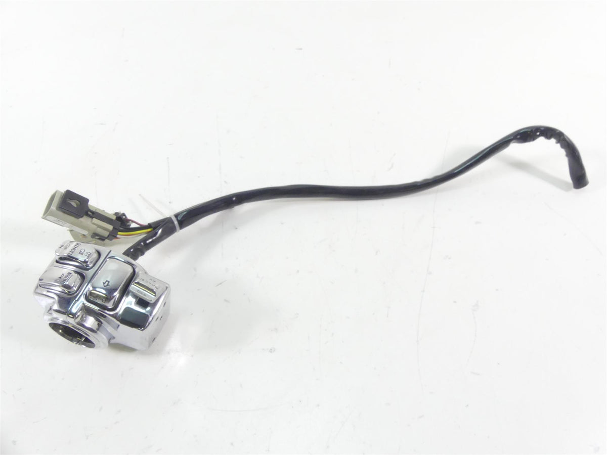 2007 Harley Touring FLHR SE CVO Road King Left Cruise Control Switch 71682-06A {{ shop.shopifyCountryName }} - Mototech271