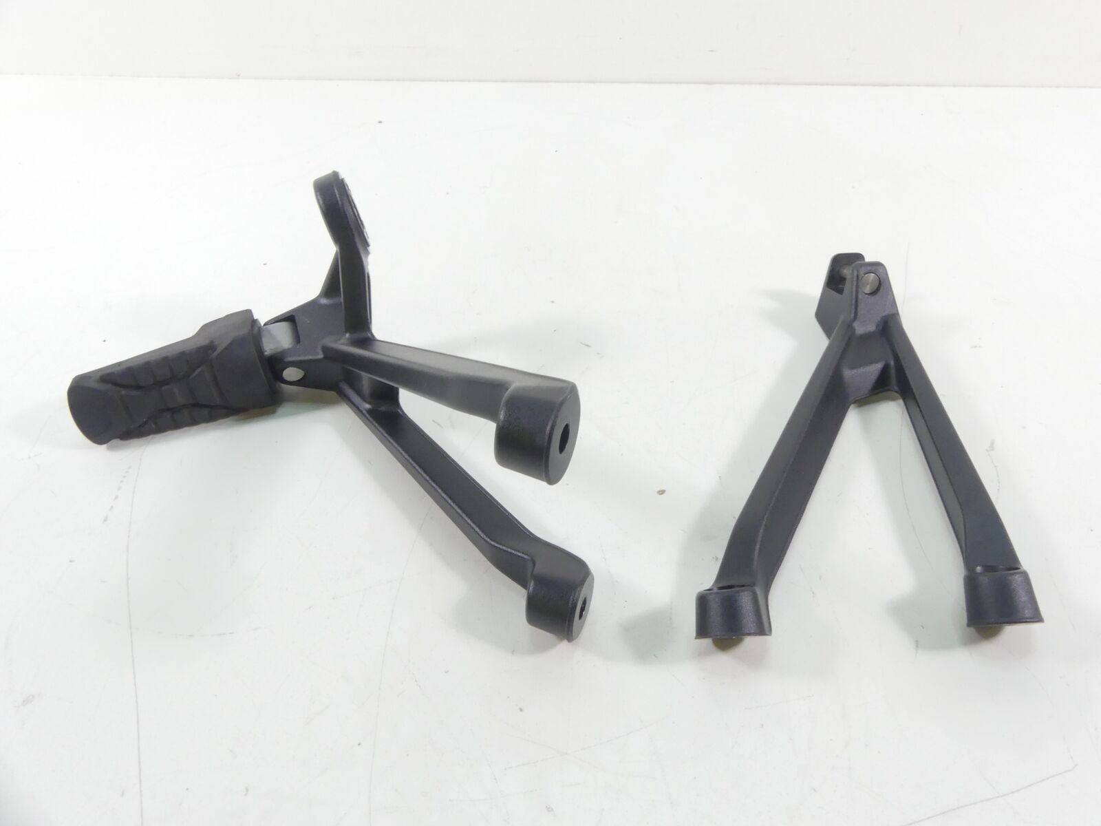 2018 BMW S1000XR K49 Rear Passenger Footpeg Foot Peg Mount Set - Read 4671855384