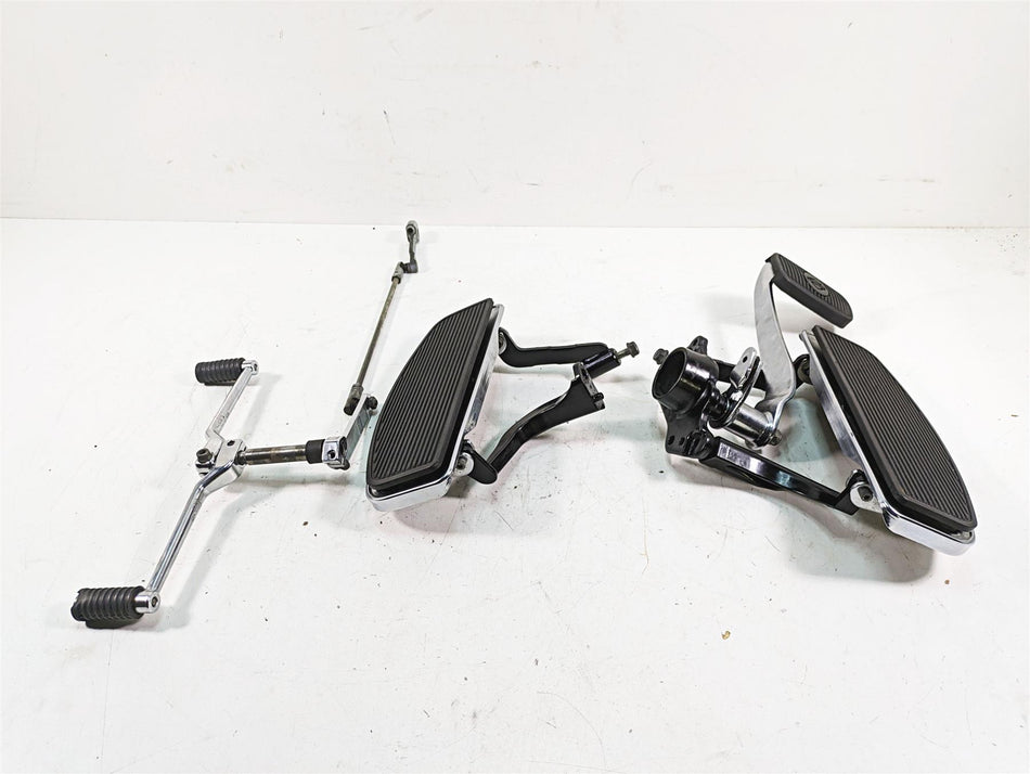 2009 Harley Touring FLHTCU Electra Glide Front Floorboard Pedal Set 33895-82E {{ shop.shopifyCountryName }} - Mototech271