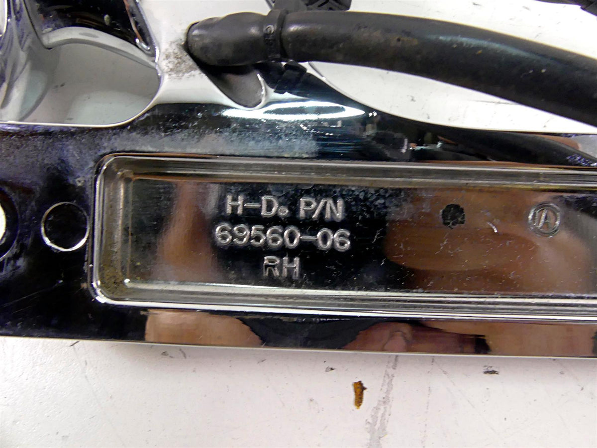 2006 Harley Touring FLHTCU SE E-Glide Front Spot Light Blinker Set 69560-06 {{ shop.shopifyCountryName }} - Mototech271