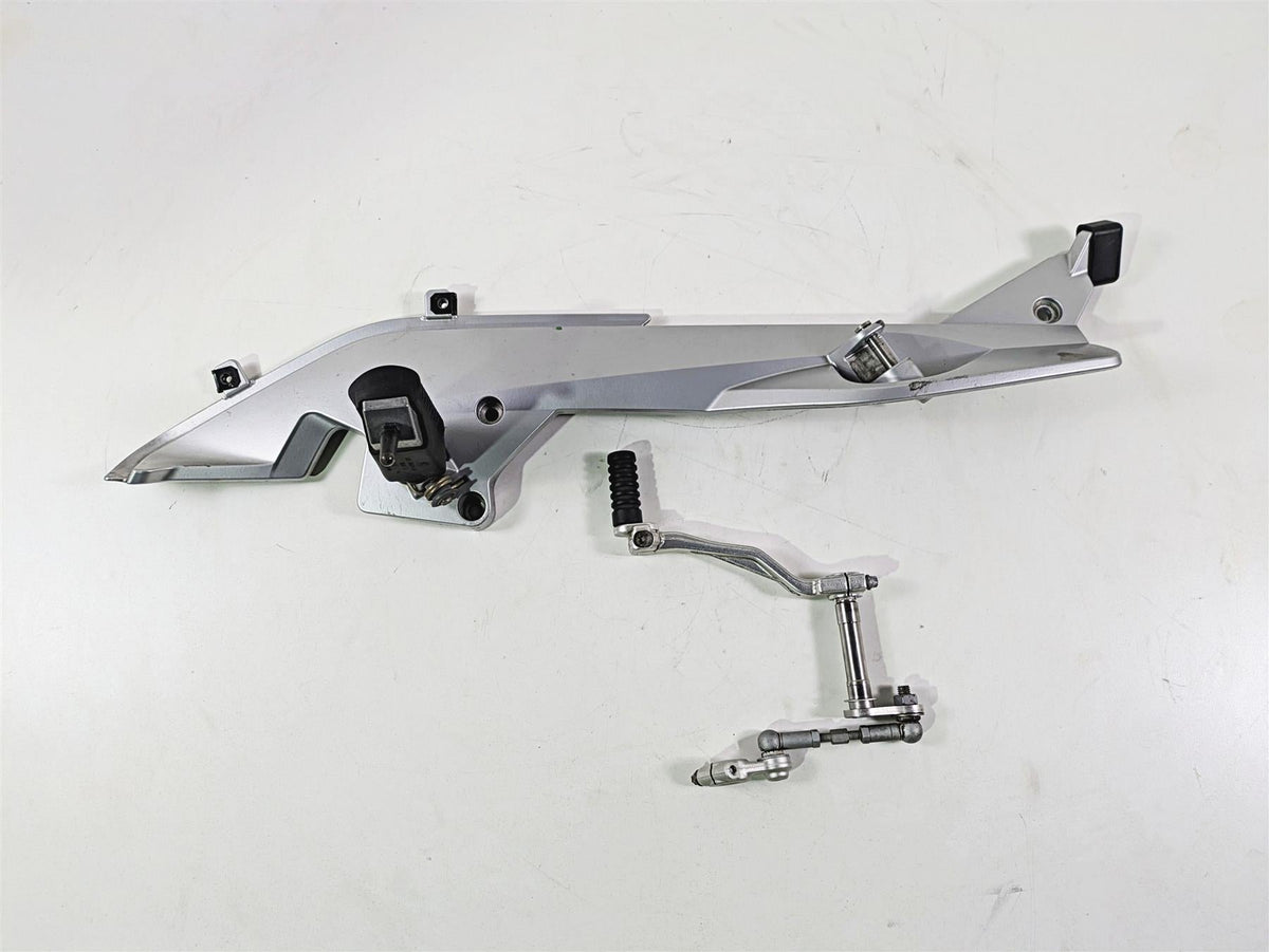 2010 BMW R1200RT K26 Left Foot Peg Bracket & Shifter Shift Lever 46717675289 {{ shop.shopifyCountryName }} - Mototech271