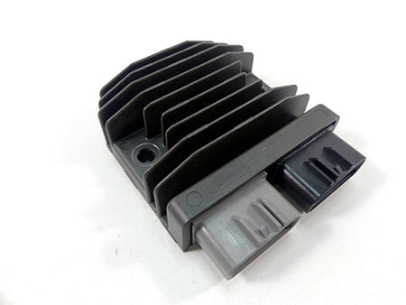 2022 Triumph Speed Triple 1200 RS Rectifier Voltage Regulator T1300679 FH027AA {{ shop.shopifyCountryName }} - Mototech271
