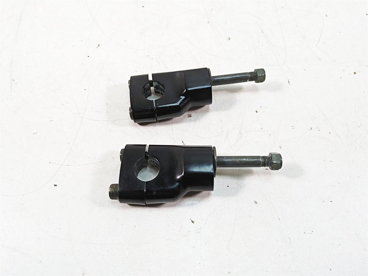 2002 Yamaha FZ1 FZS1000 Fazer Handlebar Riser Holder Set 5LV-23442-01-00 {{ shop.shopifyCountryName }} - Mototech271