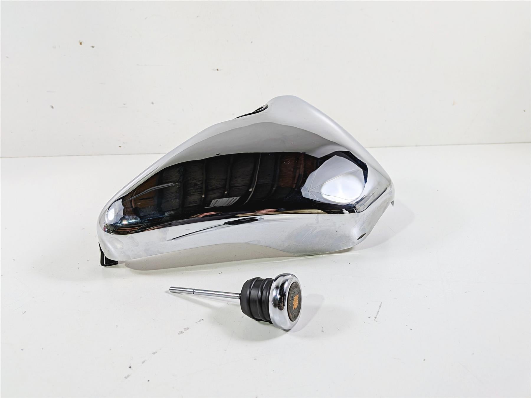1995 Harley XL883 Sportster Hugger Chrome Oil Tank Cover & Dipstick {{ shop.shopifyCountryName }} - Mototech271