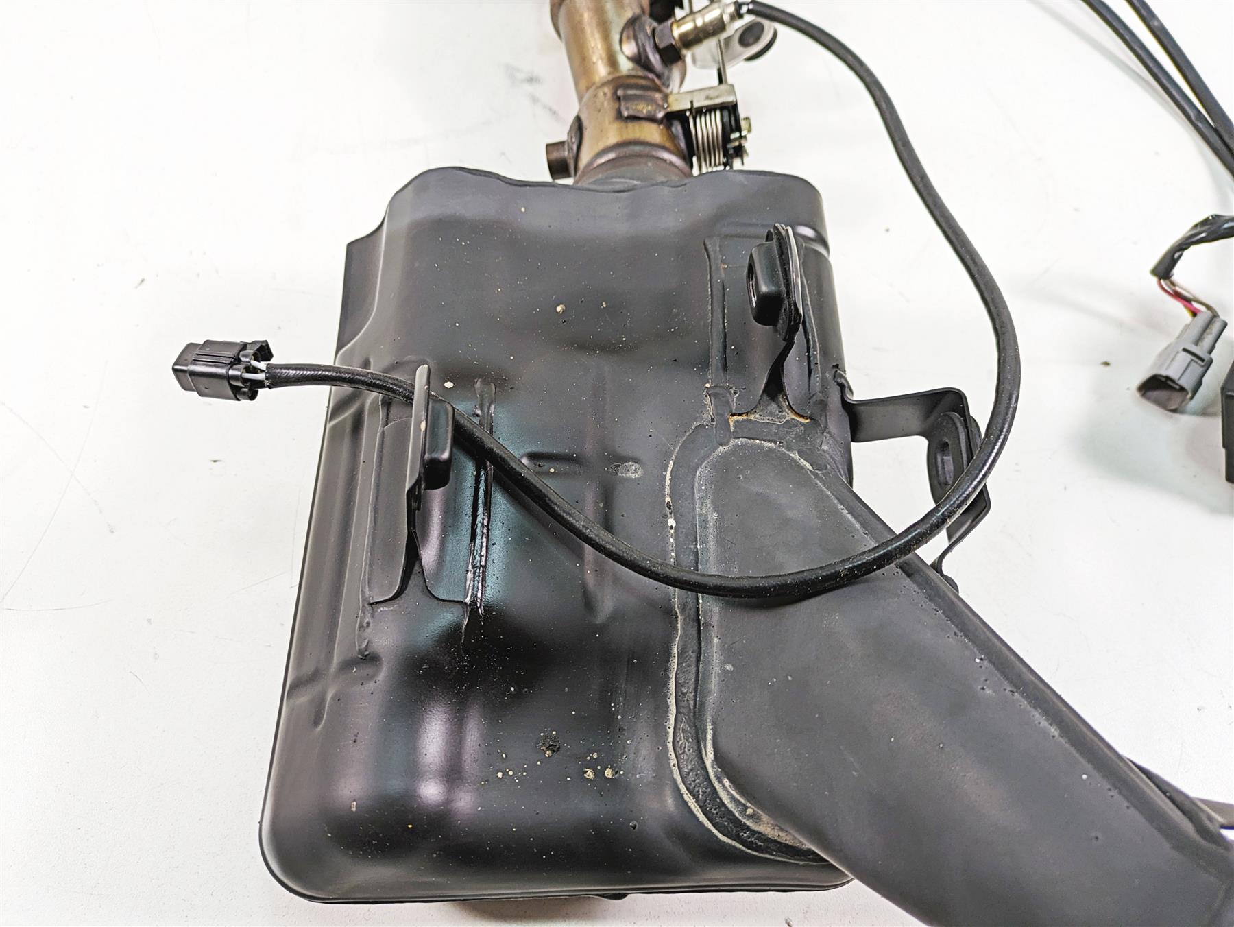 2022 Suzuki GSXR 750 Exhaust Header Manifold & Servo Motor 14100-15J00 {{ shop.shopifyCountryName }} - Mototech271