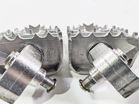 2016 BMW R1200 GS K50 Arashi Rider Foot Peg Footpeg Set AF076 {{ shop.shopifyCountryName }} - Mototech271