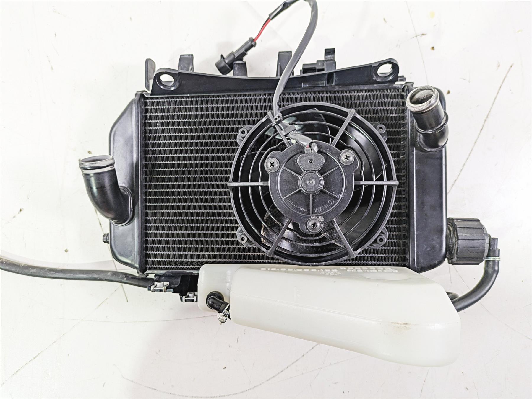 2022 KTM 1290 Super Adventure S Right Radiator Fan Set 61935008000 61935008033 {{ shop.shopifyCountryName }} - Mototech271