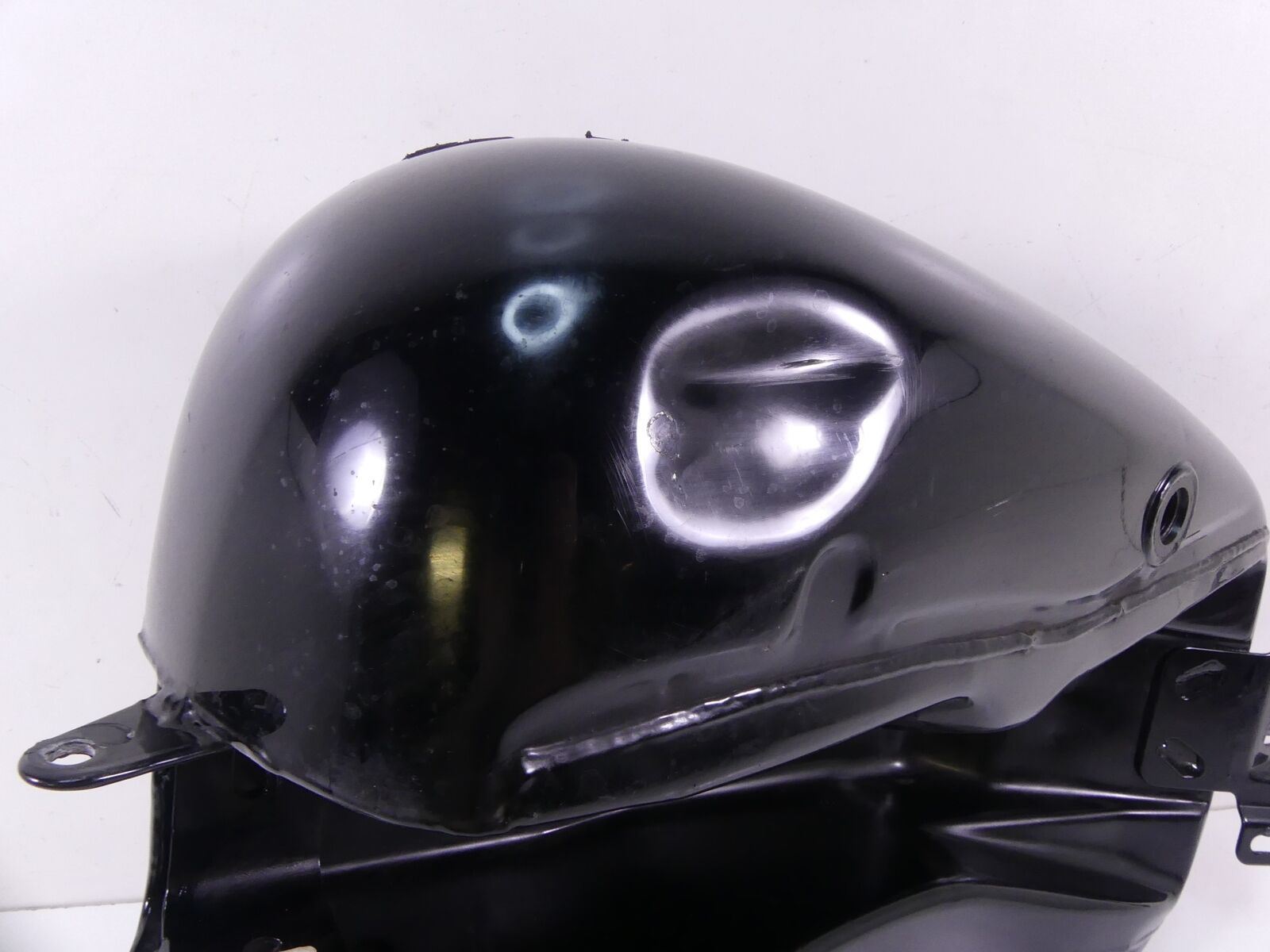 2010 Harley Touring FLHX Street Glide Fuel gas petrol Tank -dented 61356-08 {{ shop.shopifyCountryName }} - Mototech271