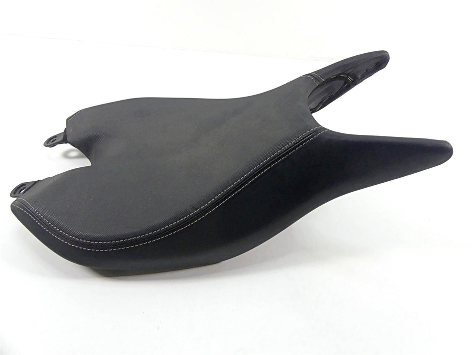 2022 Triumph Speed Triple 1200 RS Nice Front Rider Seat Saddle T2318014 {{ shop.shopifyCountryName }} - Mototech271