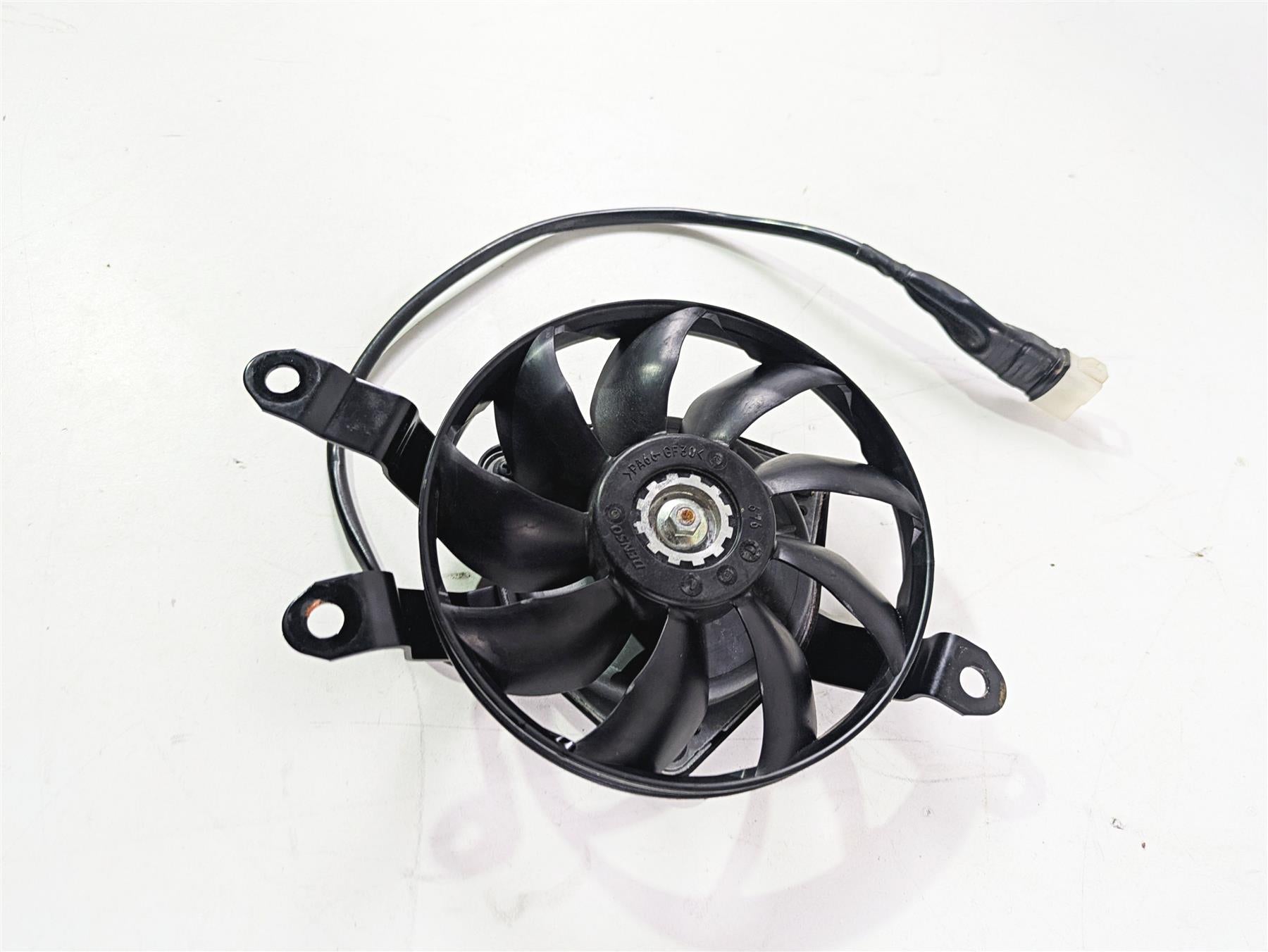 2009 Yamaha FZ1 FZS10 Fazer Left Hand Denso Radiator Cooling Fan 2D1-12405-01 {{ shop.shopifyCountryName }} - Mototech271