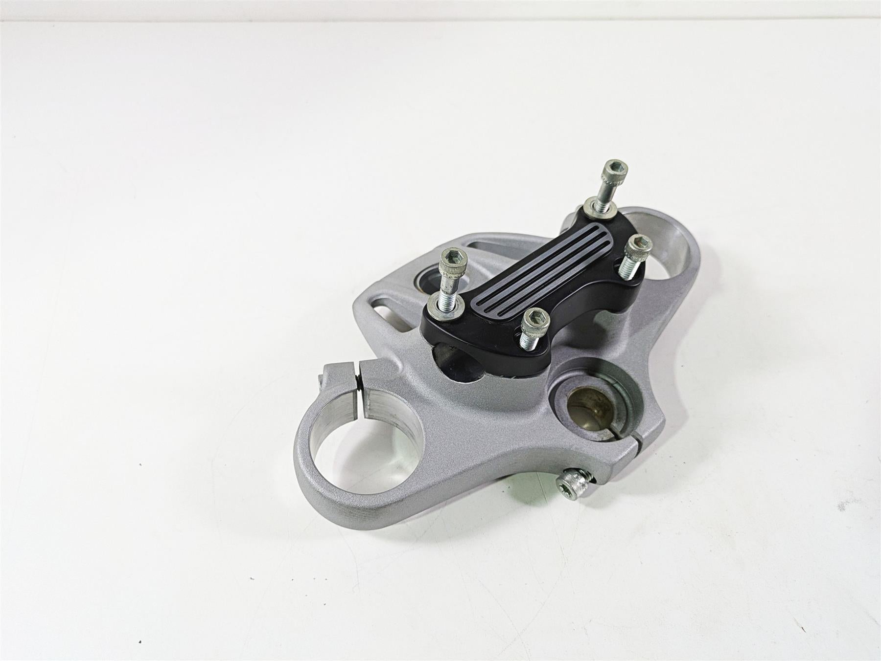 2009 Harley XR1200 Sportster Upper Triple Tree Steering Clamp 55mm 46028-08 {{ shop.shopifyCountryName }} - Mototech271